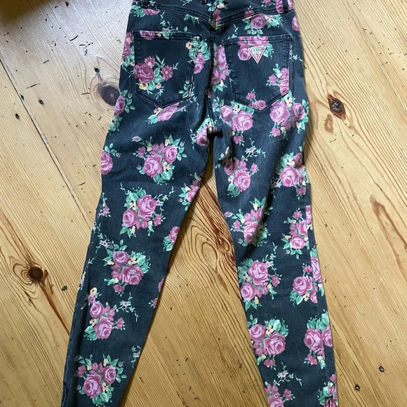 Guess Jeans 1981 3 Zip Crop Vintage Black Floral Roses Size 24 80s Y2K - Picture 8 of 15